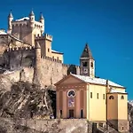 Cretallaz - Rustic Chic With Castle View, Free Parking And Wifi Apartment