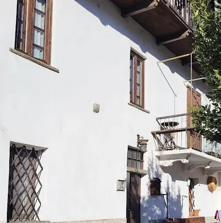 Апартаменты Cretallaz - Rustic Chic With Castle View, Free Parking And Wifi *
