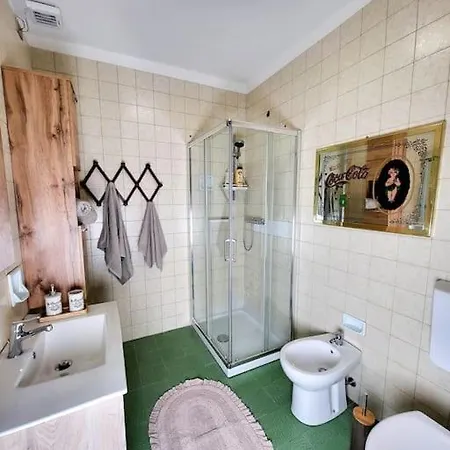 Cretallaz - Rustic Chic With Castle View, Free Parking And Wifi Apartamento
