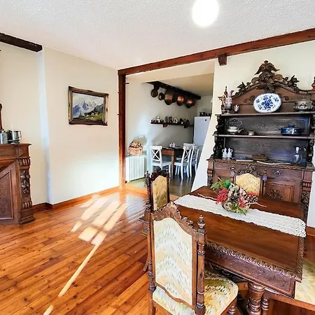 Апартаменты Cretallaz - Rustic Chic With Castle View, Free Parking And Wifi